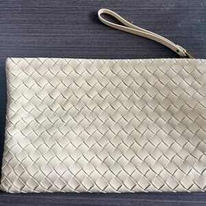 BV Bottega Veneta Clutch Cream Color-Excellent Condition-Authentic